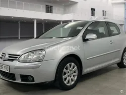 Gris / plata Usado 2007 VW Golf V Highline Berlina | 4890 € (Buen precio)