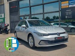Gris / plata Usado 2021 VW Golf VIII Life Berlina | 17.900 € (Buen precio)