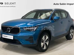 Azul Nuevo 2025 Volvo XC40 Core SUV | 37.900 € (Precio justo)