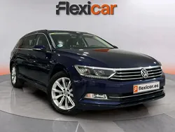 Azul Usado 2018 VW Passat Advance Familiar | 17.190 €