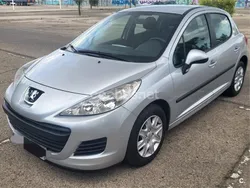 Gris / plata Usado 2011 Peugeot 207 Berlina | 4900 € (Precio justo)