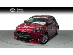 Rojo Usado 2021 Toyota Yaris Berlina | 16.500 € (Precio justo)