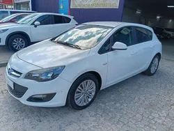 Blanco Usado 2013 Opel Astra Excellence Utilitario | 6790 € (Precio justo)