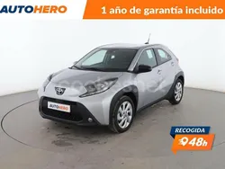 Gris / plata Usado 2023 Toyota Aygo X-play Utilitario | 16.999 € (Un poco caro)
