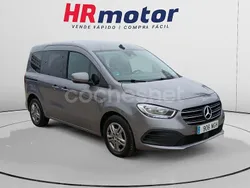 Gris / plata Usado 2023 Mercedes T180 Monovolumen | 27.490 € (Precio justo)