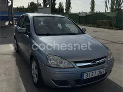 Gris / plata Usado 2005 Opel Corsa Essentia Berlina | 2800 € (Precio justo)