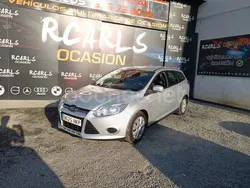 Gris / plata Usado 2012 Ford Focus Trend Familiar | 5499 € (Buen precio)