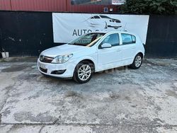 Blanco Usado 2009 Opel Astra Cosmo Berlina | 4999 € (Precio justo)