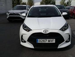 Blanco Usado 2024 Toyota Yaris Hybrid Active Utilitario | 18.900 € (Buen precio)
