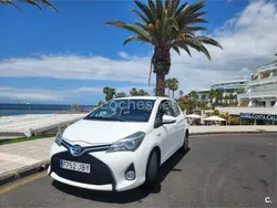 Blanco Usado 2015 Toyota Yaris Hybrid Active Berlina | 10.500 € (Precio justo)