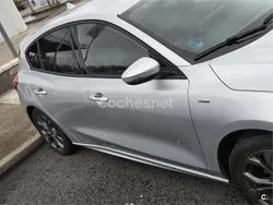Gris / plata Usado 2023 Ford Focus ST-Line Berlina | 19.000 € (Super precio)
