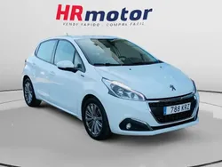 Blanco Usado 2018 Peugeot 208 Signature Sky Utilitario | 10.290 € (Precio justo)
