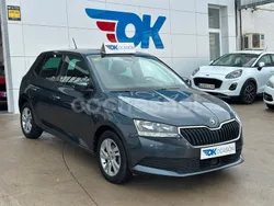 Gris / plata Usado 2020 Skoda Fabia Ambition Berlina | 12.900 € (Precio justo)
