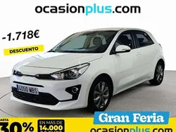 Blanco Usado 2022 Kia Rio Utilitario | 17.182 € (Precio justo)
