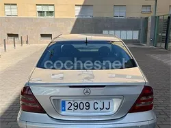 Gris / plata Usado 2005 Mercedes C200 Classic Berlina | 2100 € (Super precio)