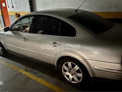 Gris / plata Usado 2001 VW Passat Highline Berlina | 2100 € (Precio justo)