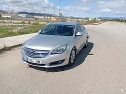 Gris / plata Usado 2015 Opel Insignia Selective Berlina | 4600 € (Precio justo)