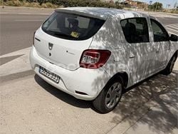 Blanco Usado 2015 Dacia Sandero Lauréate Utilitario | 7200 € (Buen precio)