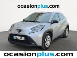 Gris Usado 2024 Toyota Aygo Play Utilitario | 13.728 € (Precio justo)