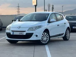Blanco Usado 2010 Renault Mégane III Berlina | 5490 € (Precio justo)