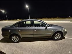 Gris / plata Usado 2003 VW Passat Highline Berlina | 2500 € (Precio justo)
