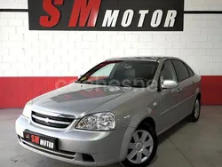 Gris / plata Usado 2005 Chevrolet Nubira SE Berlina | 4990 € (Caro)