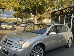 Gris / plata Usado 2004 Opel Signum Utilitario | 4990 €
