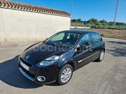 Negro Usado 2012 Renault Clio III Collection Berlina | 5499 €