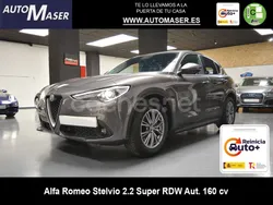 Gris / plata Usado 2022 Alfa Romeo Stelvio Super SUV | 28.990 € (Precio justo)