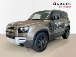 Beige Usado 2023 Land Rover Defender S SUV | 78.900 € (Precio justo)