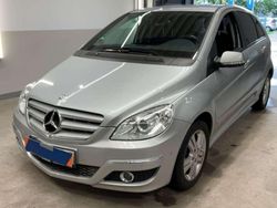 Plateado Usado 2011 Mercedes B180 Monovolumen | 9900 € (Precio justo)