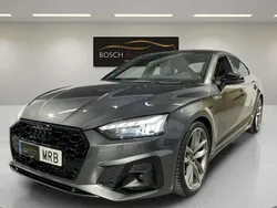 Gris Usado 2024 Audi A5 Sportback Ambiente Berlina | 44.490 € (Precio justo)