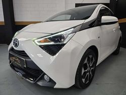 Blanco Usado 2021 Toyota Aygo X-play Utilitario | 11.995 € (Precio justo)
