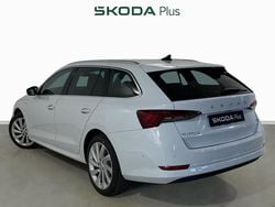 Blanco Nuevo 2024 Skoda Octavia Selection Familiar | 32.200 € (Precio justo)