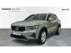 Verde Usado 2024 Volvo XC40 Core SUV | 36.900 € (Precio justo)