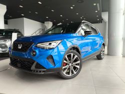 Azul Nuevo 2025 Seat Arona FR SUV | 26.200 € (Un poco caro)