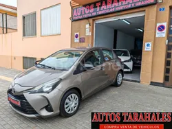 Gris / plata Usado 2018 Toyota Yaris Active Berlina | 9990 € (Buen precio)