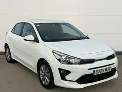 Blanco Usado 2023 Kia Rio | 17.900 € (Precio justo)