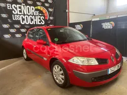 Rojo Usado 2006 Renault Mégane II Authentique Berlina | 4950 € (Precio justo)