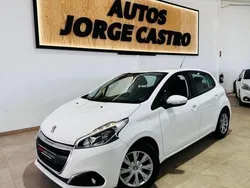 Blanco Usado 2018 Peugeot 208 Active Utilitario | 8500 € (Precio justo)