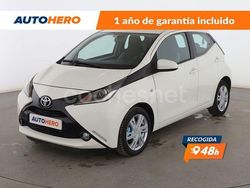Blanco Usado 2015 Toyota Aygo X-play Utilitario | 8199 € (Caro)