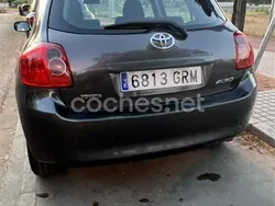 Gris / plata Usado 2009 Toyota Auris Active Berlina | 5200 € (Precio justo)