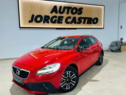Rojo Usado 2019 Volvo V40 CC Familiar | 14.800 € (Precio justo)