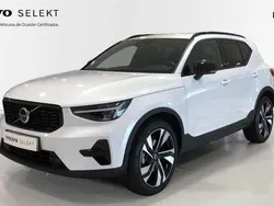 Blanco Usado 2024 Volvo XC40 Plus SUV | 37.990 €