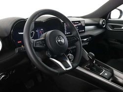 Rojo Usado 2024 Alfa Romeo Tonale Sprint SUV | 29.999 €