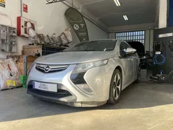 Plateado Usado 2014 Opel Ampera Utilitario | 15.975 €