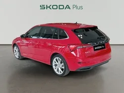 Rojo Usado 2024 Skoda Scala Sport Utilitario | 20.990 € (Precio justo)