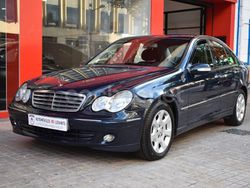 Azul Usado 2005 Mercedes C240 Elegance Berlina | 8990 €