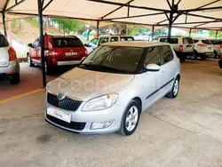 Gris Usado 2011 Skoda Fabia Ambition Utilitario | 7900 €