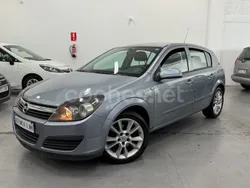 Violeta / lila Usado 2006 Opel Astra Sport Berlina | 3290 € (Precio justo)